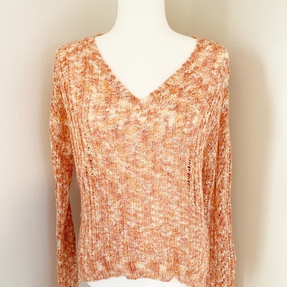 NWT V-neck long sleeved sweater in peach - Picture 3 of 11
